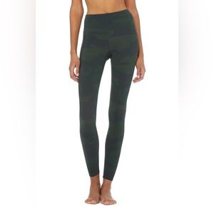 NWT - ALO High-Waist Vapor Leggings - Camo